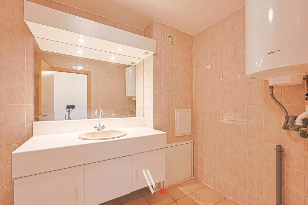 Salles de bain - Appartement avec Terrasse dans le Centre d'Izegem