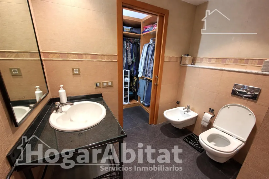 Vannitoad - Reformed Apartment with Balcony in Valencia