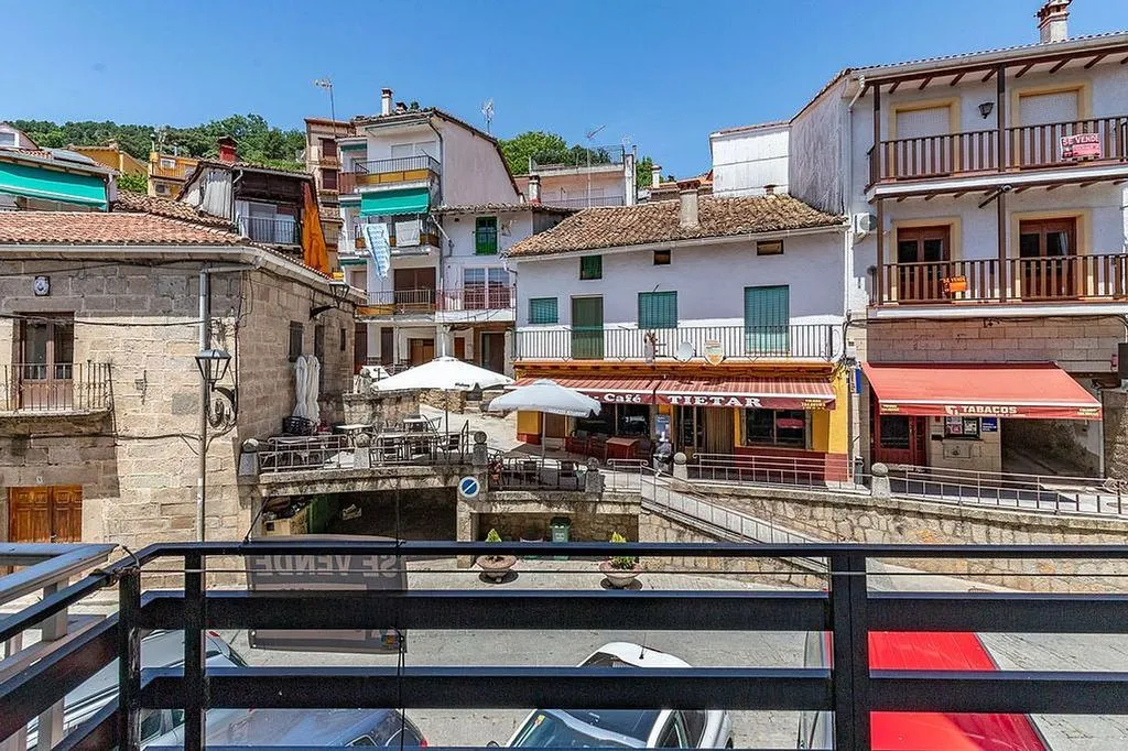 Rõdu - Traditional Townhouse with Terrace in Pedro Bernardo