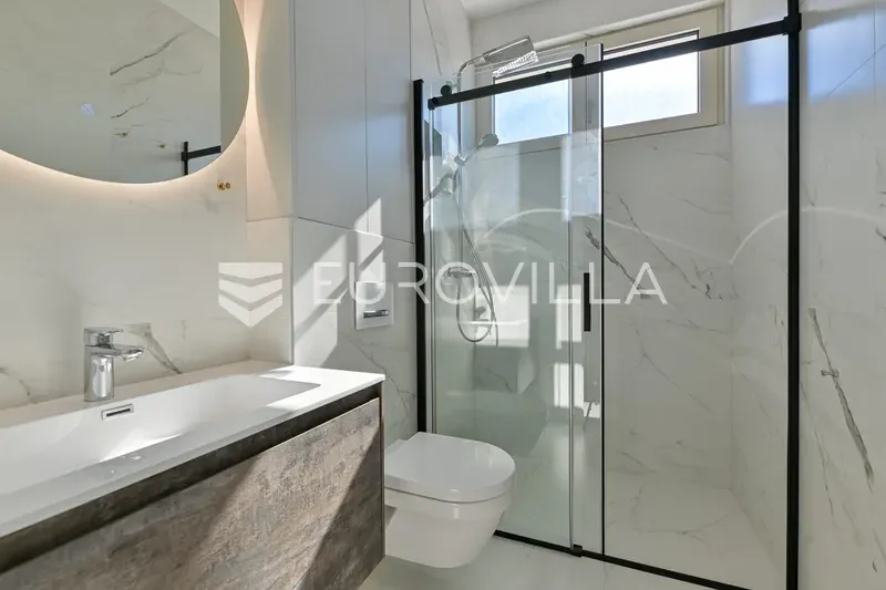 Salles de bain - Modern Semi-Detached House with Pool near Trogir