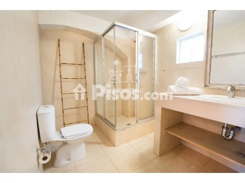 Bathrooms - Villa with Sea Views in Cap Martinet