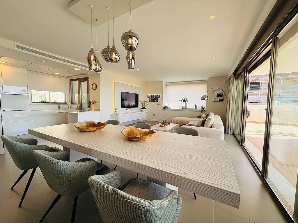 Söögituba - Contemporary Flat with Sea View in Estepona