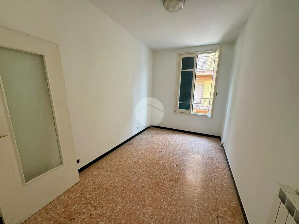 Toad - 4-Room Apartment with Balcony in Moneglia