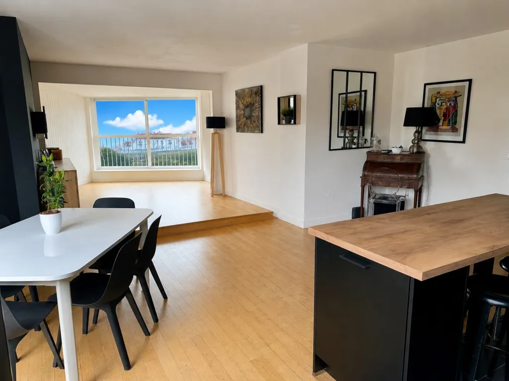 Cuisine - Appartement 6 Pièces avec Vue Dégagée à Parly 2