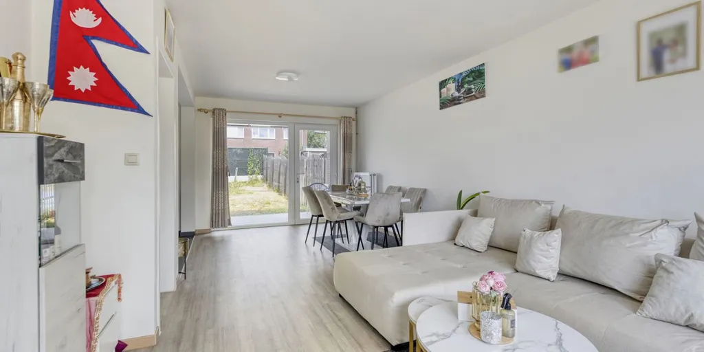 Elutuba - Ready-to-Move House with Garage in Aarschot