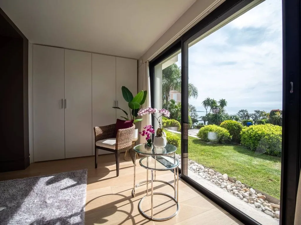 Terrasse - Villa Contemporaine avec Vue Mer à Cannes