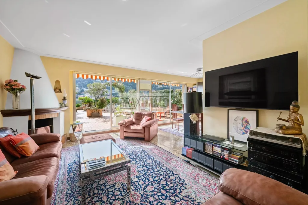 Elutuba - Penthouse with Rooftop Terrace in Nice
