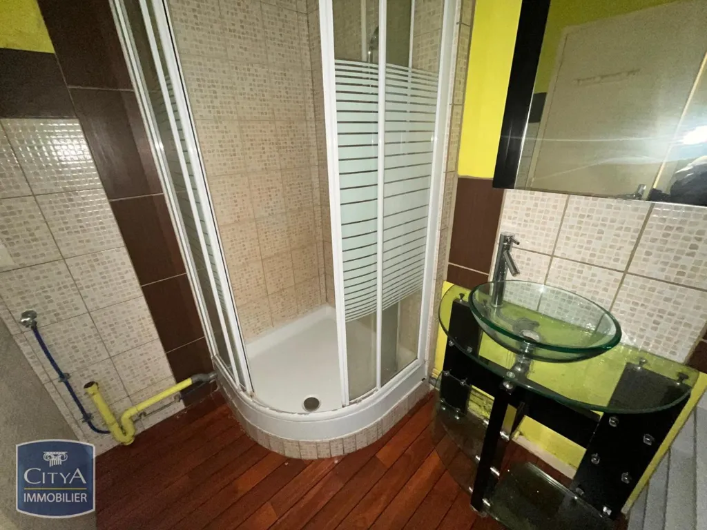 Vannitoad - Meubled 2-Bedroom Apartment in Laval