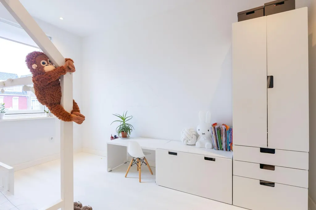 6-room house in Zwaag