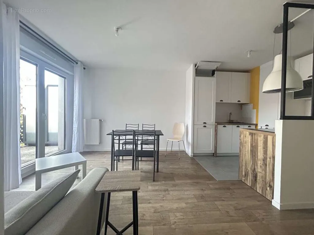Cucina - 2-Bed Apartment with Balcony in Bois-D'Arcy
