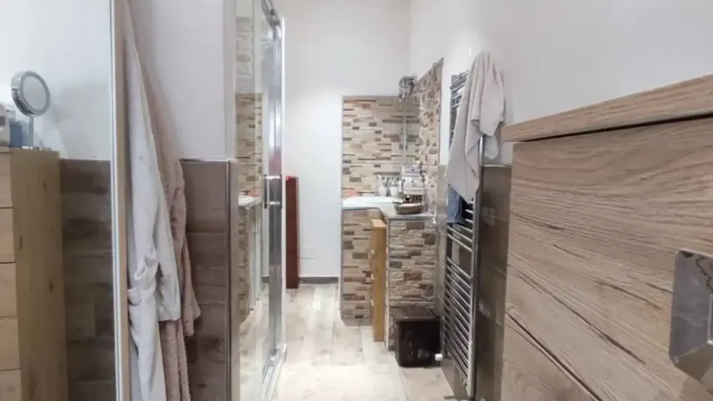 Salles de bain - Recently Refined Apartment with Terraces in Castelfiorentino