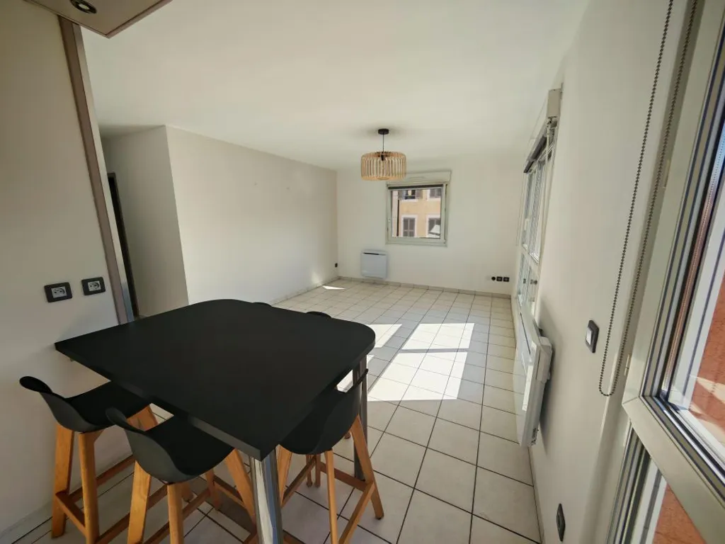 Söögituba - Renovated 2-Bedroom Apartment in Rumilly