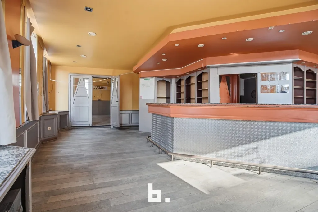 Pièces - Café à Renover avec 4 Chambres à Tielt