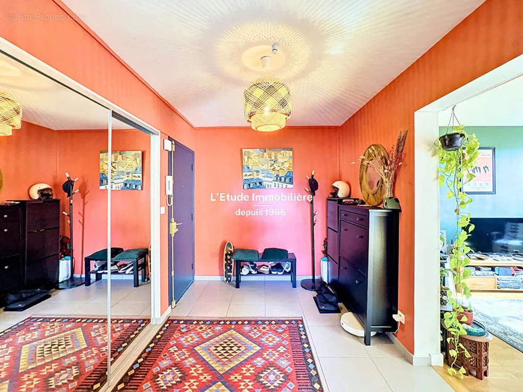 Entrée - Appartement Lumineux avec Balcons proche du Métro