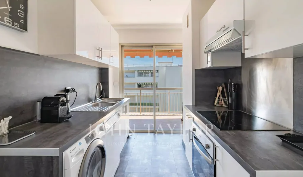 Cucina - City Centre Apartment with Sea View in Nice
