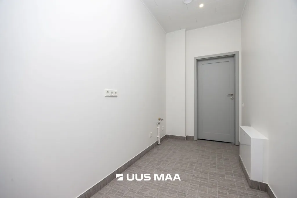 hallway_entrance