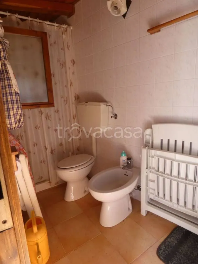 Salles de bain - Rustic Cottage with Balcony in Roaschia