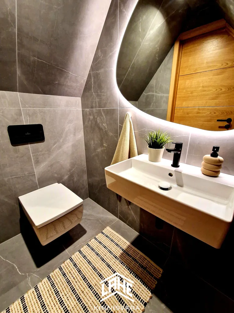 Vannitoad - 5-Bedroom Apartment with Balcony in Tartu