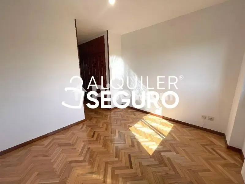 Stanze - Spacious Flat with Garden and Pool in Moratalaz