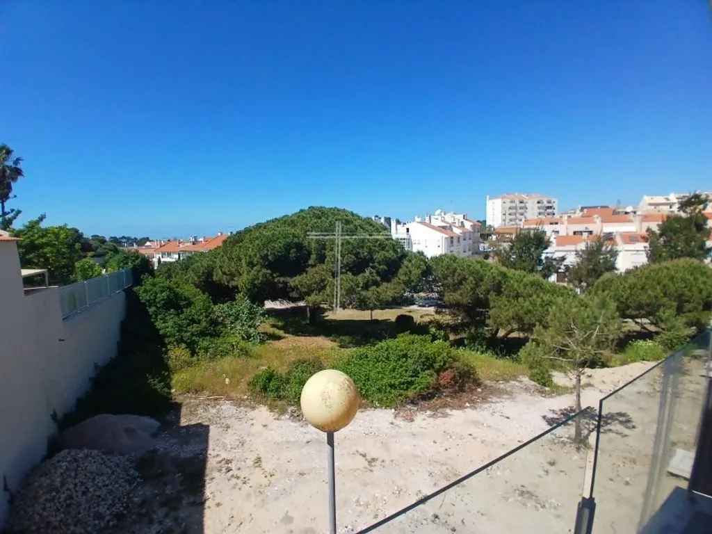 Terrasse - Luxury 2-Bed Flat with Balcony in Charneca de Caparica