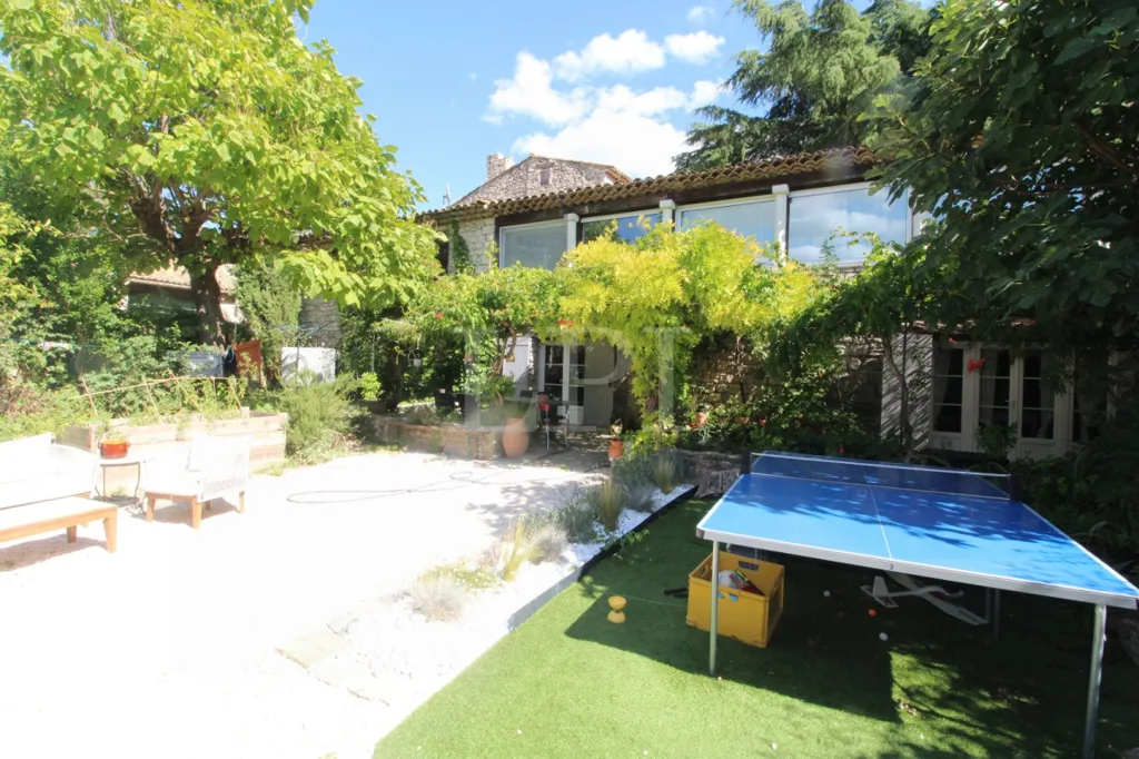 Terrass - 18th-Century Mas with Gîtes in Luberon