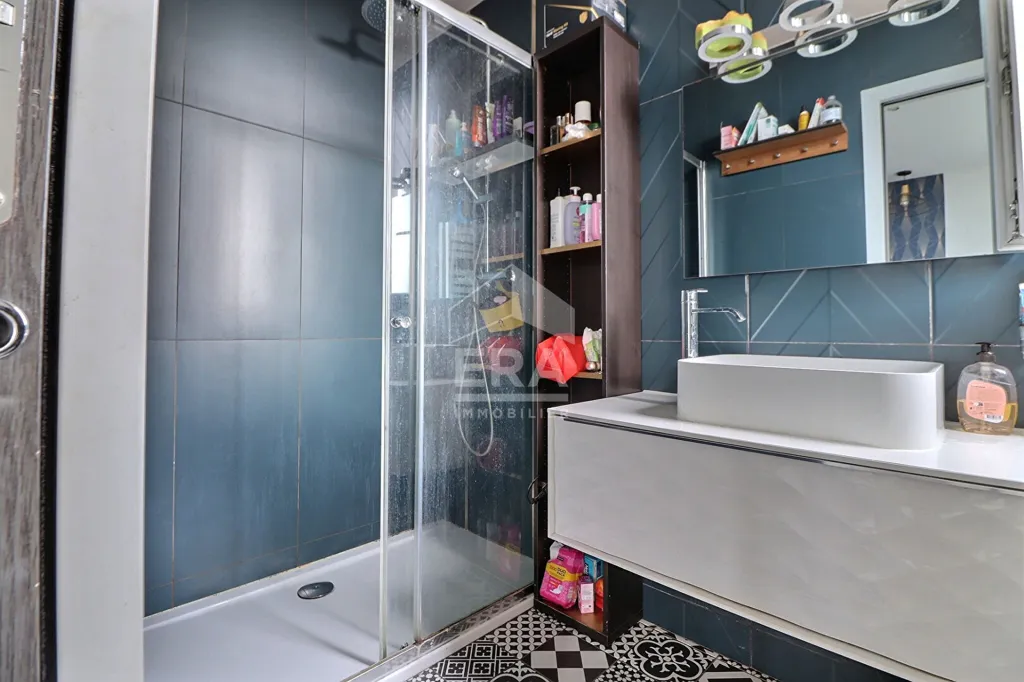 Salles de bain - Appartement 2 Pièces avec Interphone à Épinay-sur-Seine
