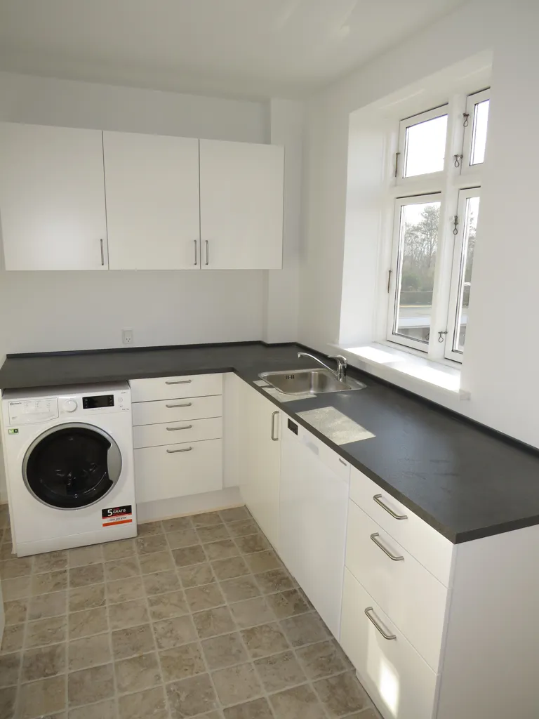 Kitchen - Three-Room Apartment with Parking in Viborg