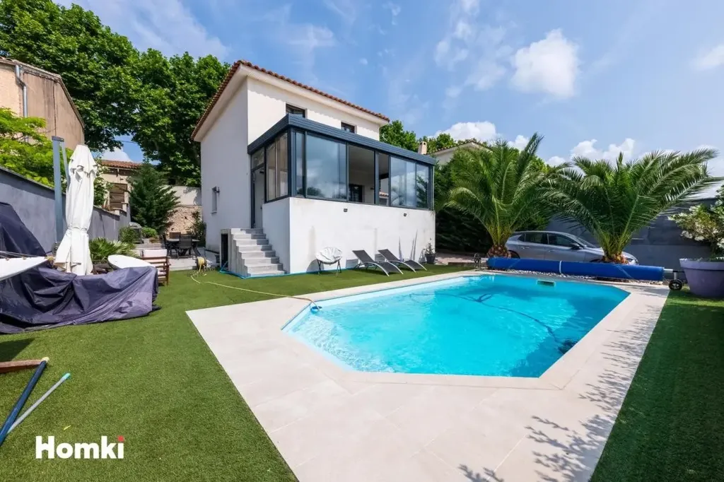 Piscine - Villa Moderne avec Piscine à Plan-de-Cuques