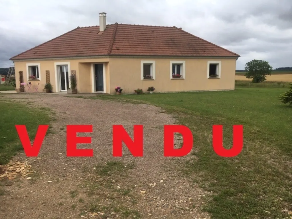Extérieur - Maison Récente avec Double Garage à Étréchy