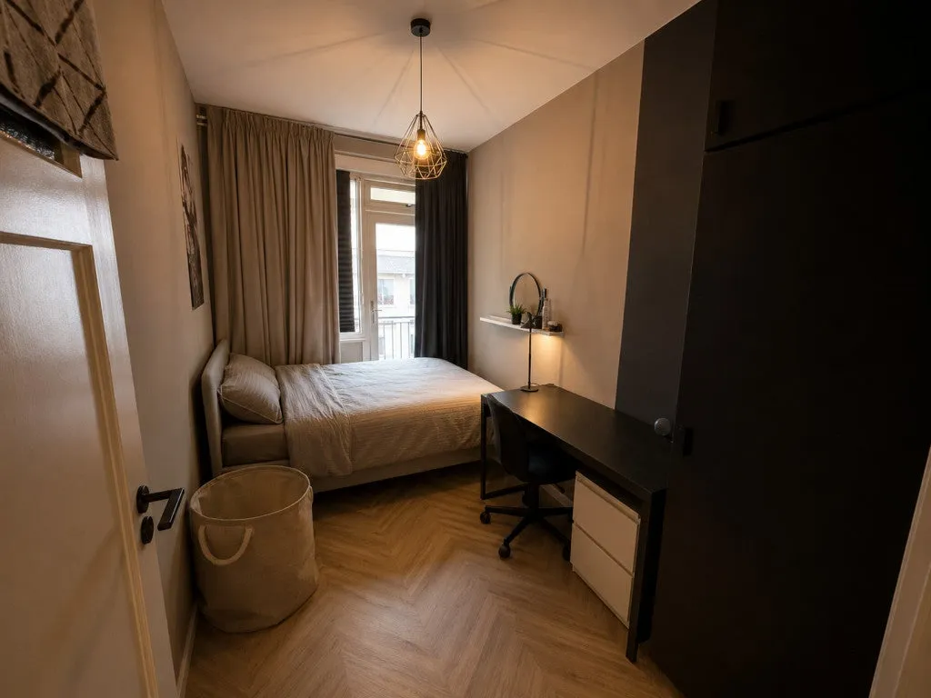 Magamistoad - Furnished Apartment with Balcony in Rotterdam Centre