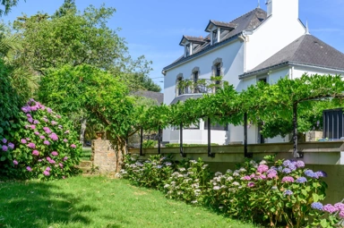 Garden - Period House with Pool in Quéven