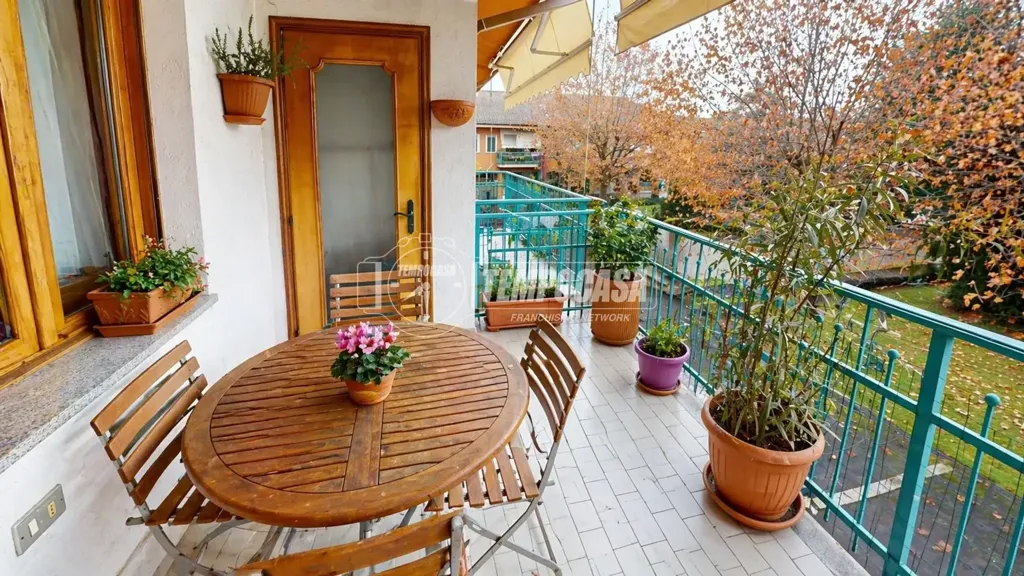 Balcon - Spacious Apartment with Two Terraces in Favria