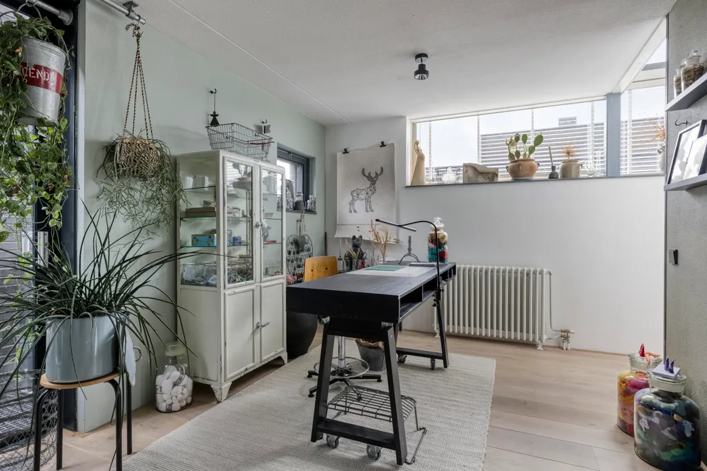 Bureau - Semi-Detached Villa with Waterfront View in Zaandam