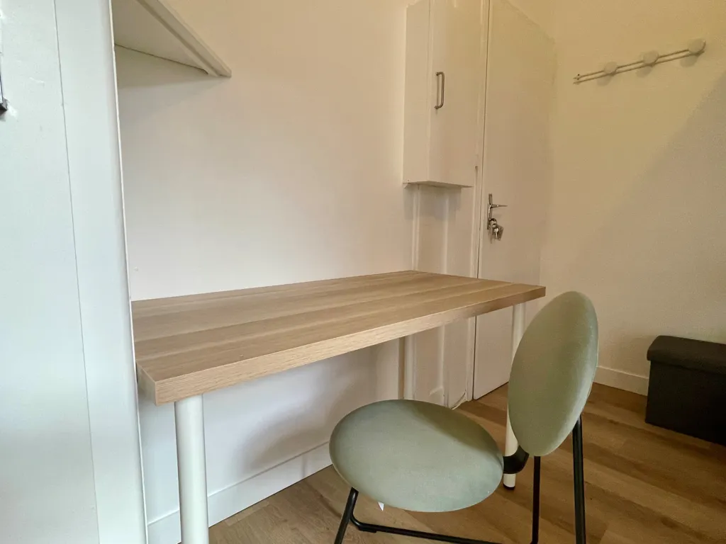 Bureau - Studio meublé avec cuisine équipée à Lyon