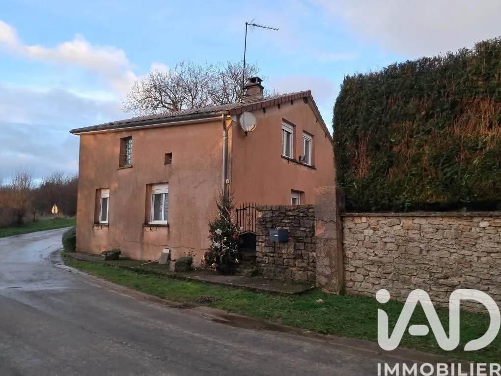 Exterior - Charming House with Garden in Cernion