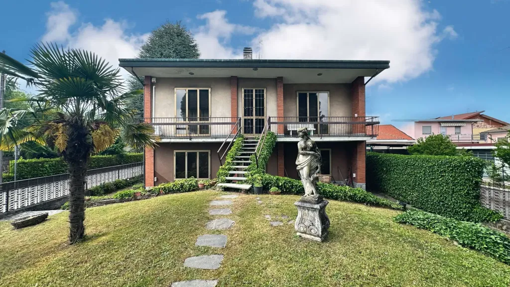 Extérieur - Villa with Private Garden in Castano Primo