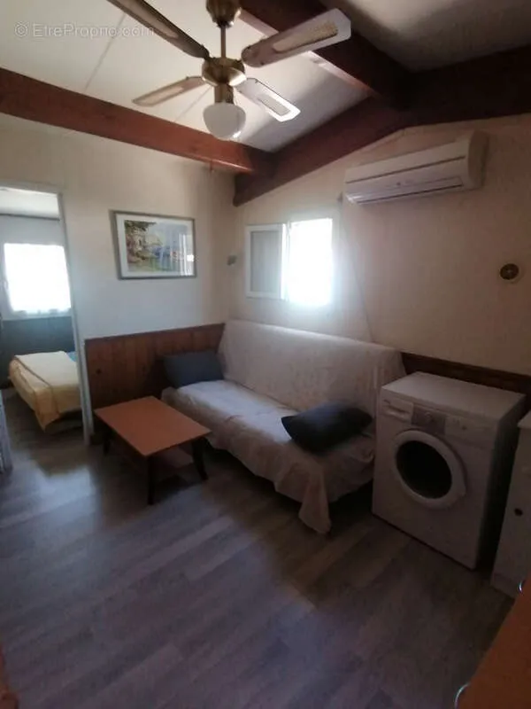 Magamistoad - Camping Plot with Chalet in Sigean