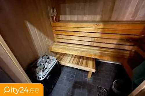 Toad - Wooden House with Storage in Eametsa