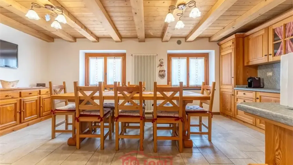 Söögituba - Rustic Villa with Fireplace in San Giacomo Filippo