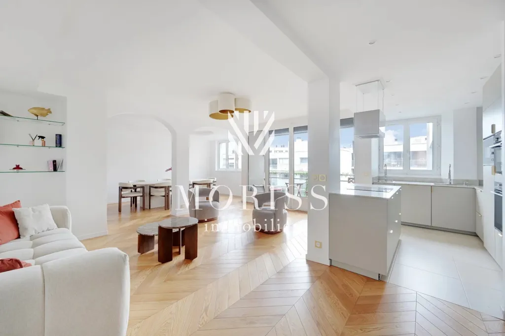 Soggiorno - 5-Piece Apartment with Balcony in Paris