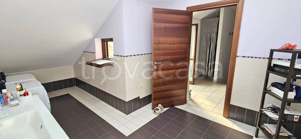 Vannitoad - Apartment with Balcony and Box in Chivasso
