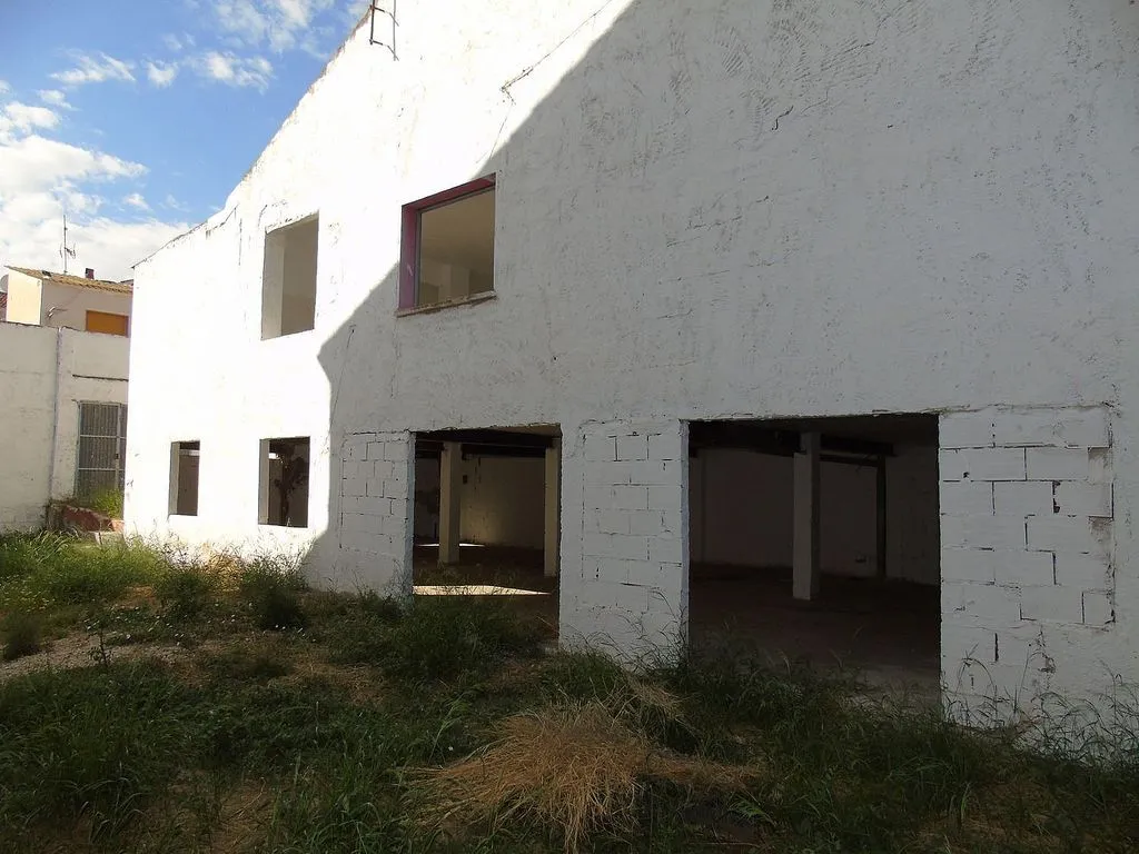 Aed - Chalet to Renovate with Garden in Ceutí