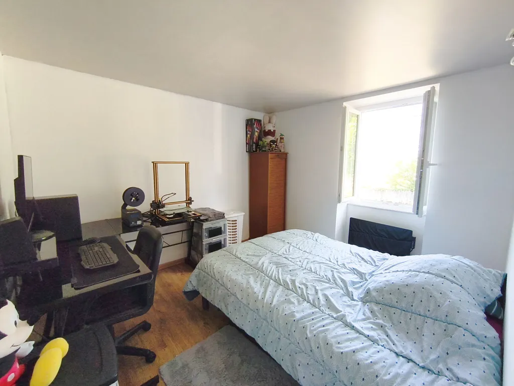 Chambres - Maison avec Terrasse et Jardin à Decazeville