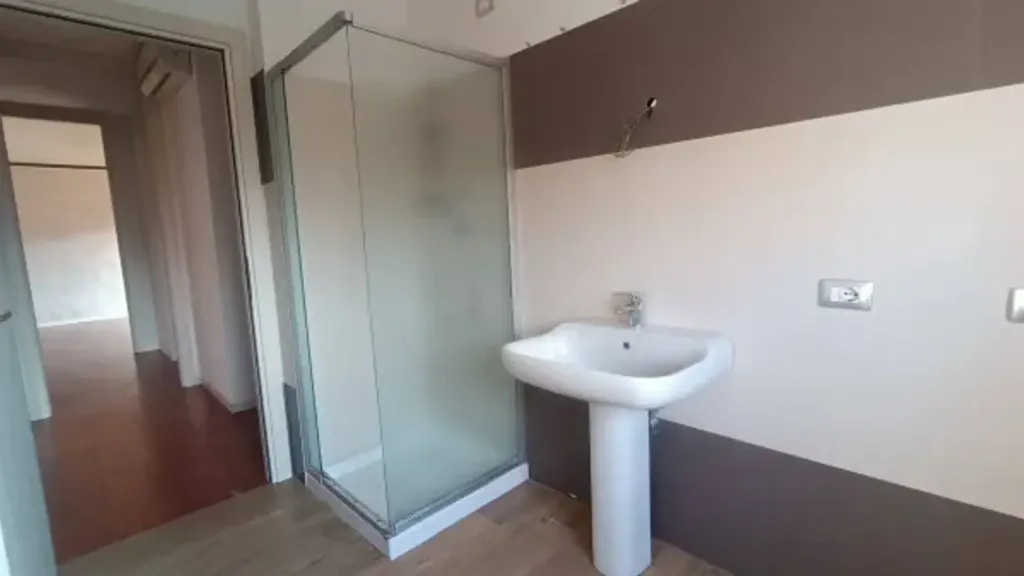 Bathrooms - Rustic-Style Apartment with Balcony in Vignola