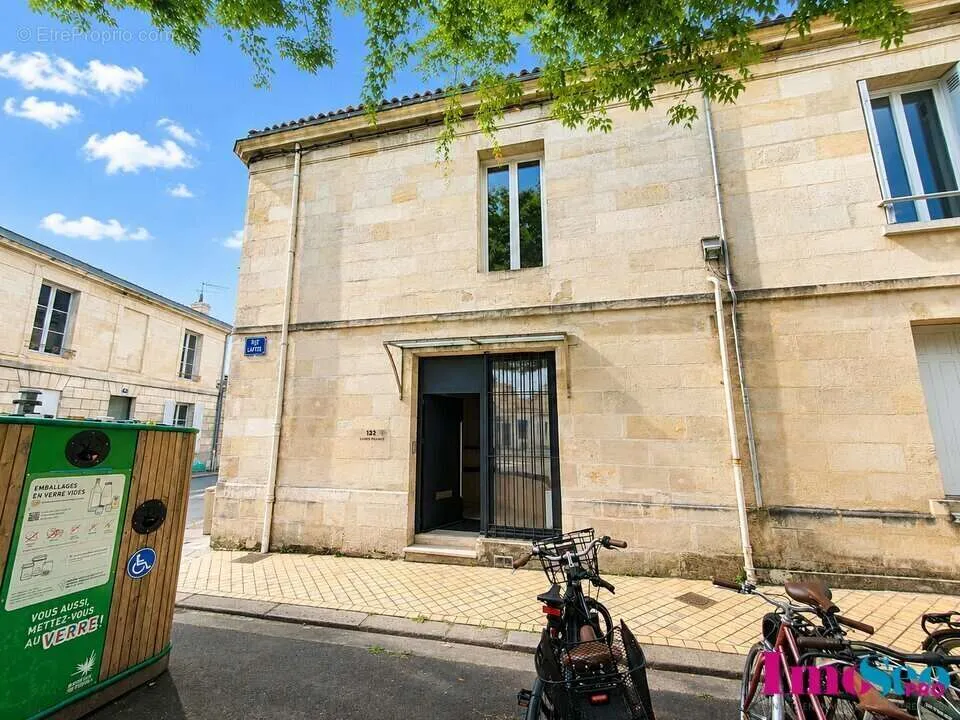 Extérieur - Local Commercial en Centre-Ville de Bordeaux