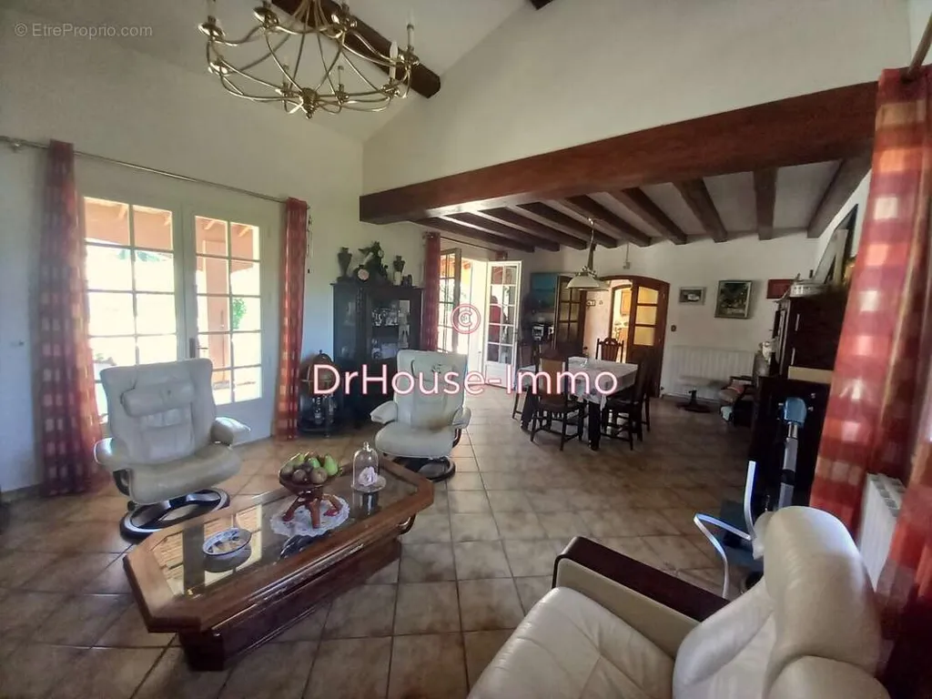 Elutuba - Provençal Villa with Pool in Charols