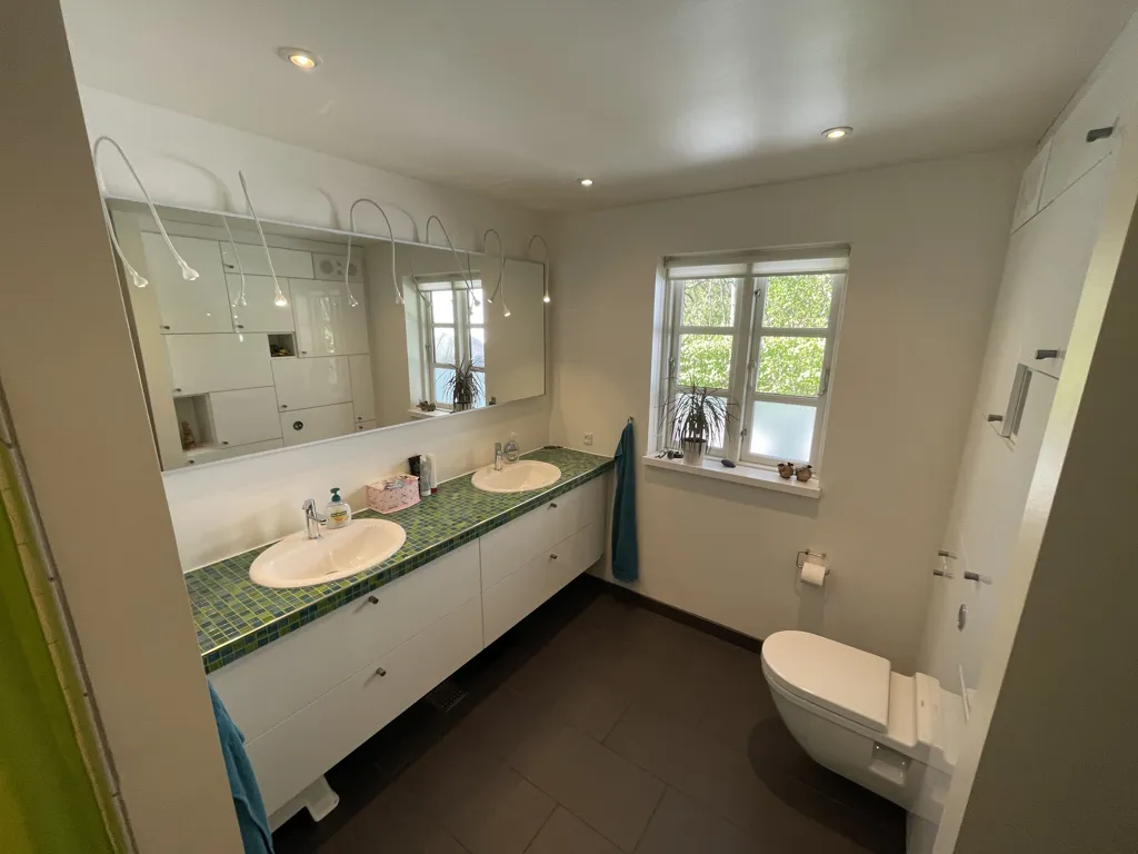 Salles de bain - House with Balcony and View in Uhrhøj