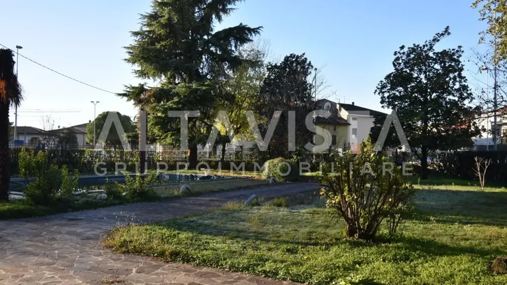 Aed - Villa with Pool in Montichiari Centre