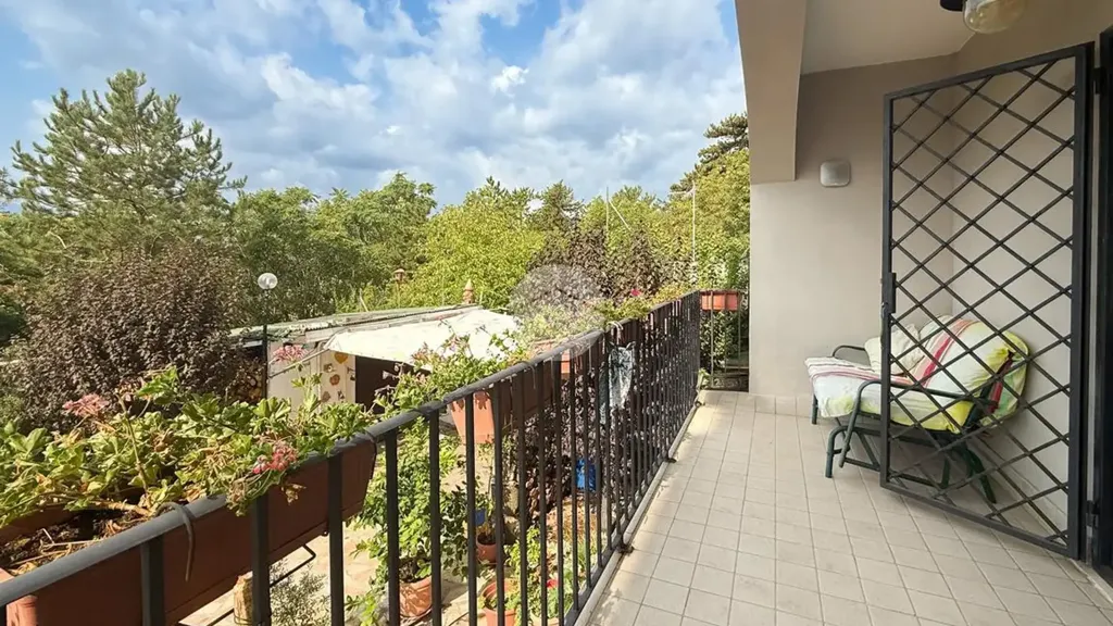 Balcony - Modern Terrace Villa in Pettino, L'Aquila