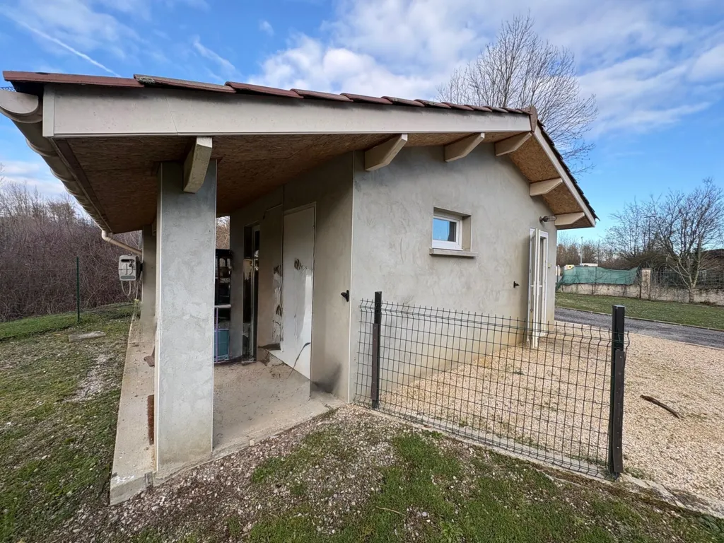 Extérieur - Château sur Parc avec Garage à Montseveroux